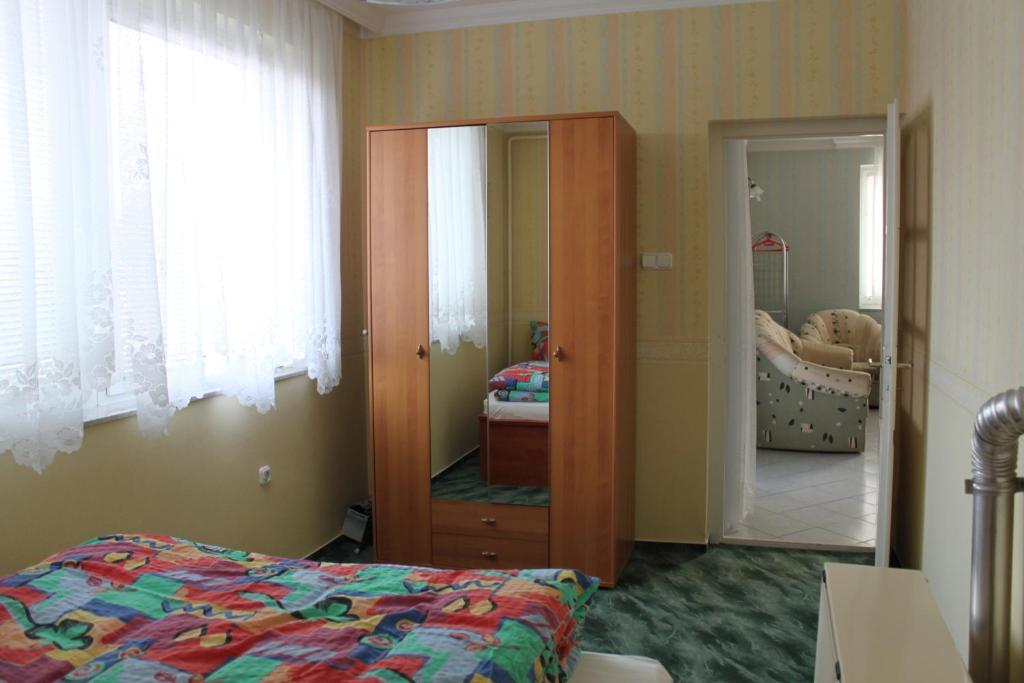 Orwa Apartmanok - Fenyofa Koez 佐洛卡罗斯 客房 照片