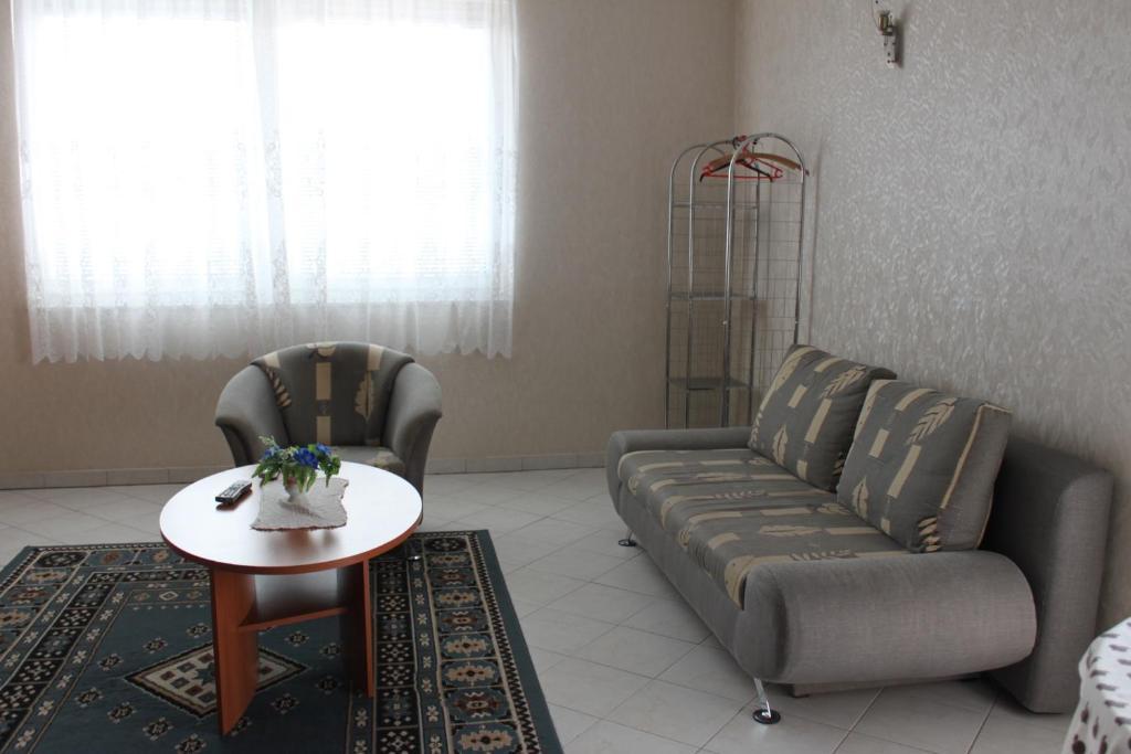 Orwa Apartmanok - Fenyofa Koez 佐洛卡罗斯 客房 照片